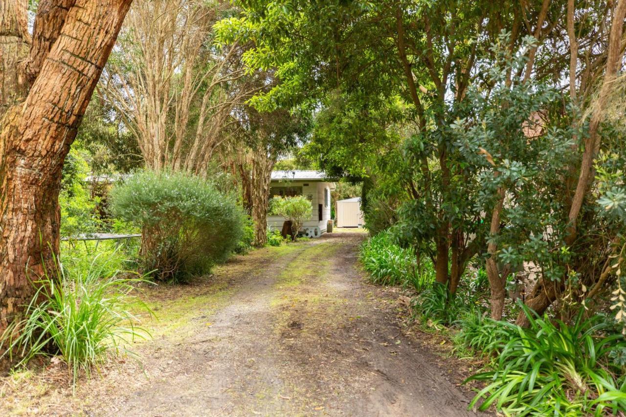 Merricks Surf Cottage - Charming Beachfront Bliss Exterior photo